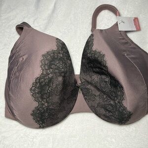 Cacique NWT Full coverage 42G Bra with lace